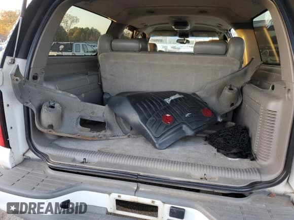 ✅ 2004 Chevrolet Suburban Z71 • VIN: 3GNFK16Z64G155631 • Лот: 80996683. Опубликован ранее на Copart с пробегом 217 805 миль. Бесплатный доступ к архиву аукционных продаж из США и подробный отчёт об истории автомобиля на DreamBid. Изображение 13.