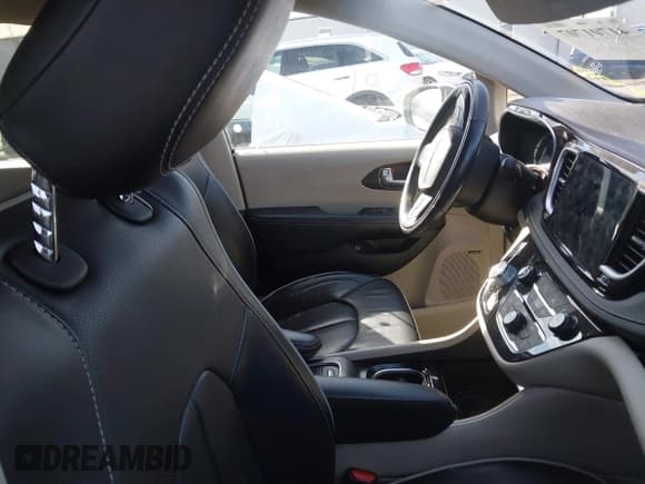 ✅ 2022 Chrysler Pacifica Hybrid Limited • VIN: 2C4RC1S71NR143650 • Лот: 41701707. Опубликован ранее на IAAI с пробегом 32 094 миль. Бесплатный доступ к архиву аукционных продаж из США и подробный отчёт об истории автомобиля на DreamBid. Изображение 5.