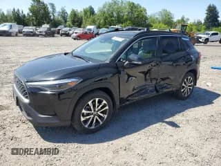 ✅ 2023 Toyota Corolla Cross XLE • VIN: 7MUDAABG2PV077982 • Лот: 64288375. Опубликован ранее на Copart с пробегом 29 550 миль. Бесплатный доступ к архиву аукционных продаж из США и подробный отчёт об истории автомобиля на DreamBid. Изображение 1.
