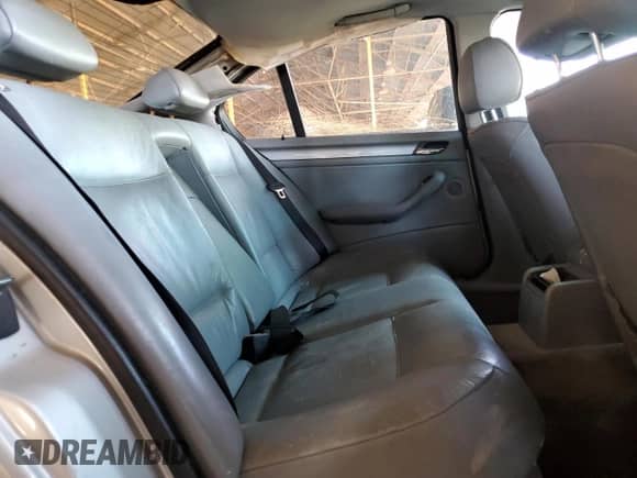 1999 BMW 3 Series 323i z VIN WBAAM3339XKC56474, wystawiony jako Copart lot #66733905 z przebiegiem 214 890 mil mil oraz Szkoda całkowita • Salvage title. Historia ofert i sprzedaży dostępna na DreamBid. Obrazek 10.