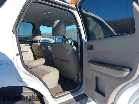 ✅ 2008 Ford Escape Hybrid • VIN: 1FMCU49H48KE43300 • Лот: 43850341. Опубликован ранее на IAAI с пробегом 67 507 миль. Бесплатный доступ к архиву аукционных продаж из США и подробный отчёт об истории автомобиля на DreamBid. Изображение 8.