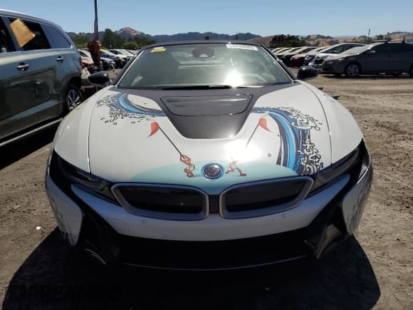 ✅ 2019 BMW i8 • VIN: WBY2Z6C56K7D28673 • Лот: 59830683. Опубликован ранее на Copart с пробегом 26 993 миль. Бесплатный доступ к архиву аукционных продаж из США и подробный отчёт об истории автомобиля на DreamBid. Изображение 5.