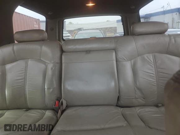 ✅ 2002 Chevrolet Suburban LT • VIN: 1GNEC16Z12J265815 • Лот: 51673315. Опубликован ранее на Copart с пробегом 305 599 миль. Бесплатный доступ к архиву аукционных продаж из США и подробный отчёт об истории автомобиля на DreamBid. Изображение 10.