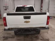 ✅ 2011 Chevrolet Silverado 1500 LT • VIN: 1GCRKSE30BZ105667 • Lot: 43711830. Wystawiony na IAAI z przebiegiem 199 620 mil. Bezpłatny archiwum sprzedaży aukcyjnych z USA i szczegółowy raport historii pojazdu na DreamBid. Zdjęcie 16.