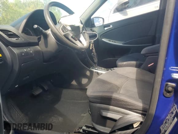 ✅ 2013 Hyundai Accent SE • VIN: KMHCU5AE0DU091628 • Lot: 85425155. Wystawiony na Copart z przebiegiem 103 095 mil. Bezpłatny archiwum sprzedaży aukcyjnych z USA i szczegółowy raport historii pojazdu na DreamBid. Zdjęcie 7.