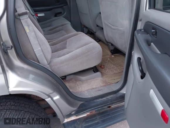 ✅ 2003 Chevrolet Tahoe LS • VIN: 1GNEK13V73J175476 • Lot: 43717226. Listed on IAAI with 177,580 mi. Free auction sales archive from the USA and detailed vehicle history report at DreamBid. Image 8.