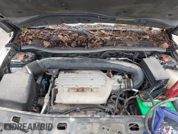 ✅ 2004 Saturn VUE V6 • VIN: 5GZCZ63474S894592 • Lot: 42531230. Wystawiony na IAAI z przebiegiem 173 306 mil. Bezpłatny archiwum sprzedaży aukcyjnych z USA i szczegółowy raport historii pojazdu na DreamBid. Zdjęcie 10.