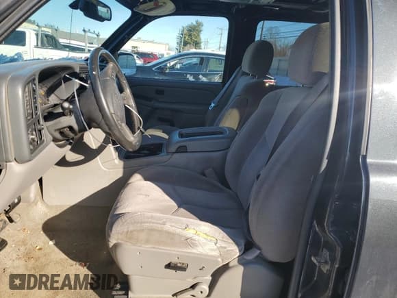 ✅ 2005 Chevrolet Suburban LT • VIN: 1GNFK16ZX5J128447 • Лот: 45547355. Опубликован ранее на Copart с пробегом 180 956 миль. Бесплатный доступ к архиву аукционных продаж из США и подробный отчёт об истории автомобиля на DreamBid. Изображение 7.