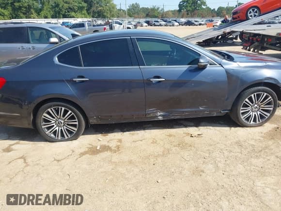 ✅ 2014 Kia Cadenza Limited • VIN: KNALN4D74E5128665 • Lot: 42870552. Listed on IAAI with 170,099 mi. Free auction sales archive from the USA and detailed vehicle history report at DreamBid. Image 14.