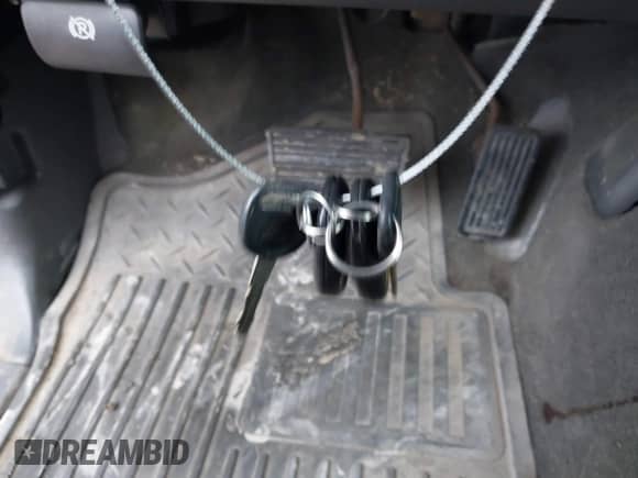 2003 Chevrolet Silverado 1500 LS с VIN 2GCEC19X731325983, выставлен на аукционе IAAI как лот 41482990 с пробегом 149 924 миль миль и . История ставок и продаж доступна на DreamBid. Изображение 11.