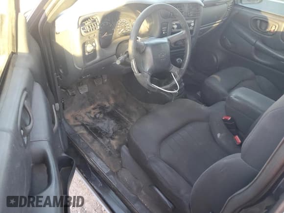 ✅ 2003 Chevrolet S-10 LS • VIN: 1GCCS14H638228314 • Лот: 84118064. Опубликован ранее на Copart с пробегом 137 363 миль. Бесплатный доступ к архиву аукционных продаж из США и подробный отчёт об истории автомобиля на DreamBid. Изображение 8.