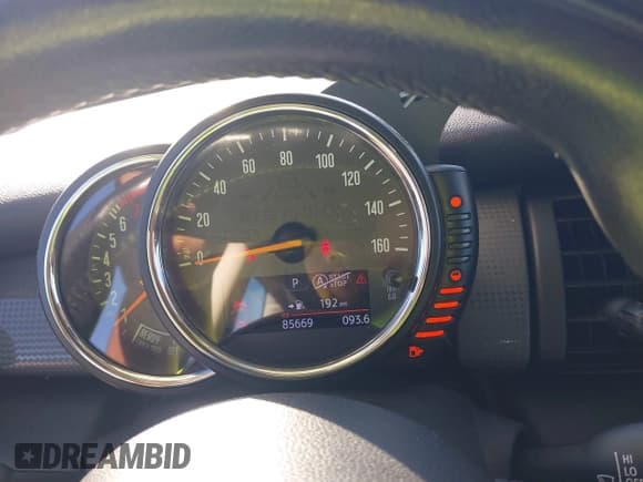 ✅ 2015 MINI Hardtop • VIN: WMWXM5C58F3A56864 • Лот: 43595666. Опубликован ранее на IAAI с пробегом 85 669 миль. Бесплатный доступ к архиву аукционных продаж из США и подробный отчёт об истории автомобиля на DreamBid. Изображение 7.