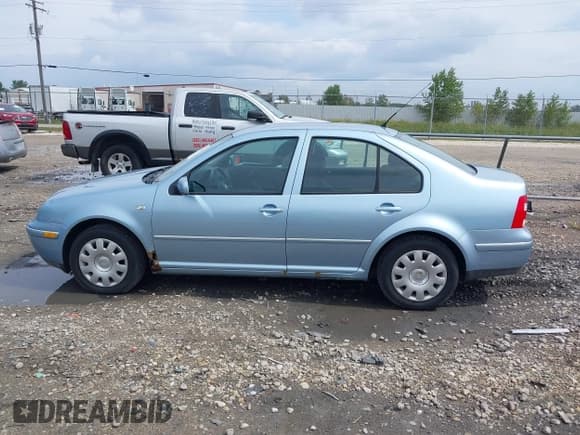 ✅ 2005 Volkswagen Jetta GL • VIN: 3VWRK69M45M026774 • Lot: 43125430. Listed on IAAI with 230,692 mi. Free auction sales archive from the USA and detailed vehicle history report at DreamBid. Image 15.