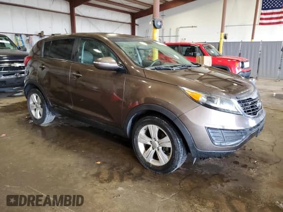 ✅ 2012 Kia Sportage LX • VIN: KNDPB3A28C7331687 • Lot: 60219055. Wystawiony na Copart z przebiegiem 87 591 mil. Bezpłatny archiwum sprzedaży aukcyjnych z USA i szczegółowy raport historii pojazdu na DreamBid. Zdjęcie 4.