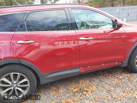 ✅ 2017 Hyundai Santa Fe SE • VIN: KM8SMDHF1HU238369 • Lot: 43682236. Wystawiony na IAAI z przebiegiem 179 000 mil. Bezpłatny archiwum sprzedaży aukcyjnych z USA i szczegółowy raport historii pojazdu na DreamBid. Zdjęcie 13.