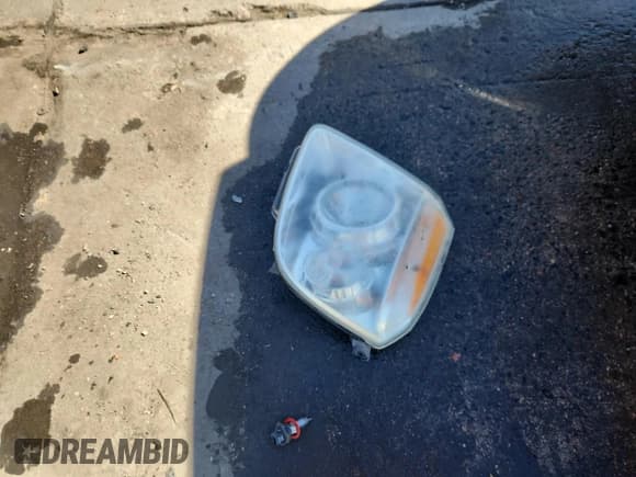 ✅ 2007 GMC Yukon XL • VIN: 1GKFK66827J400297 • Lot: 83993515. Wystawiony na Copart z przebiegiem 228 441 mil. Bezpłatny archiwum sprzedaży aukcyjnych z USA i szczegółowy raport historii pojazdu na DreamBid. Zdjęcie 13.