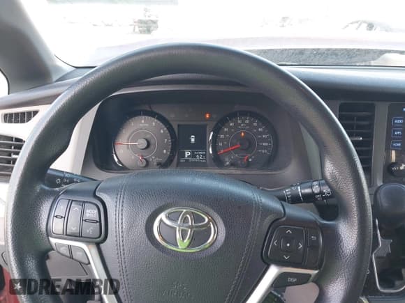 ✅ 2016 Toyota Sienna LE AAS • VIN: 5TDKK3DC8GS713020 • Lot: 42465626. Listed on IAAI with 89,999 mi. Free auction sales archive from the USA and detailed vehicle history report at DreamBid. Image 7.