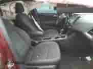 2016 Chevrolet Cruze LT z VIN 1G1BE5SM8G7310012, wystawiony jako Copart lot #63875311 z przebiegiem 135 300 mil mil oraz . Historia ofert i sprzedaży dostępna na DreamBid. Obrazek 5.