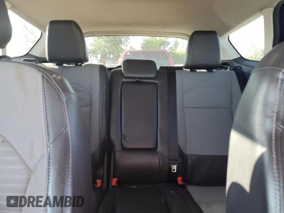 ✅ 2019 Ford Escape SE • VIN: 1FMCU9GD4KUB09857 • Lot: 81314805. Wystawiony na Copart z przebiegiem 115 808 mil. Bezpłatny archiwum sprzedaży aukcyjnych z USA i szczegółowy raport historii pojazdu na DreamBid. Zdjęcie 10.