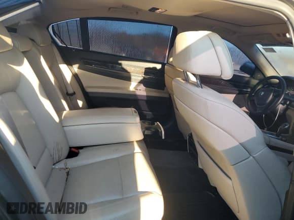✅ 2012 BMW 7 Series 750Li • VIN: WBAKB8C58CC963284 • Lot: 89708225. Wystawiony na Copart z przebiegiem 108 079 mil. Bezpłatny archiwum sprzedaży aukcyjnych z USA i szczegółowy raport historii pojazdu na DreamBid. Zdjęcie 10.