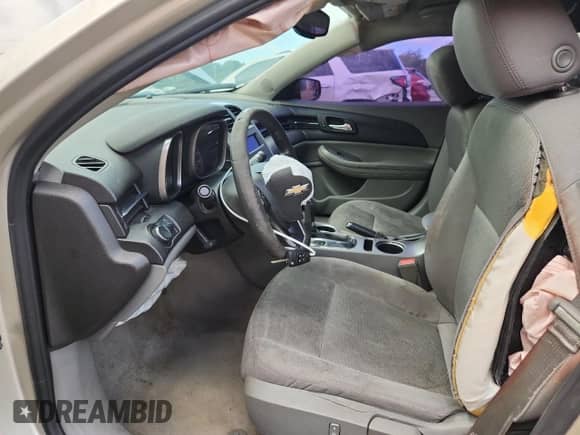 2015 Chevrolet Malibu LS z VIN 1G11B5SL8FF353796, wystawiony jako Copart lot #86451575 z przebiegiem 161 391 mil mil oraz Szkoda całkowita • Salvage title. Historia ofert i sprzedaży dostępna na DreamBid. Obrazek 7.