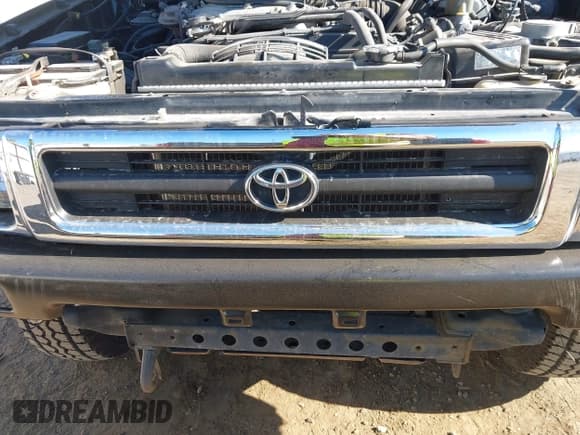 ✅ 1993 Toyota Pickup DLX • VIN: JT4VN13D0P5117232 • Lot: 42465811. Listed on IAAI with 277,253 mi. Free auction sales archive from the USA and detailed vehicle history report at DreamBid. Image 6.