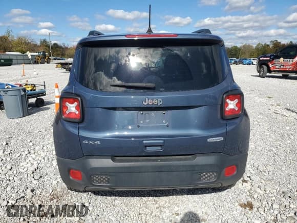 ✅ 2021 Jeep Renegade Latitude • VIN: ZACNJDBB0MPM39320 • Lot: 82616005. Wystawiony na Copart z przebiegiem Nie podano. Bezpłatny archiwum sprzedaży aukcyjnych z USA i szczegółowy raport historii pojazdu na DreamBid. Zdjęcie 6.