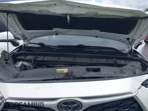 ✅ 2020 Toyota Highlander LE • VIN: 5TDZZRAH6LS023502 • Lot: 43212294. Listed on IAAI with 85,116 mi. Free auction sales archive from the USA and detailed vehicle history report at DreamBid. Image 10.