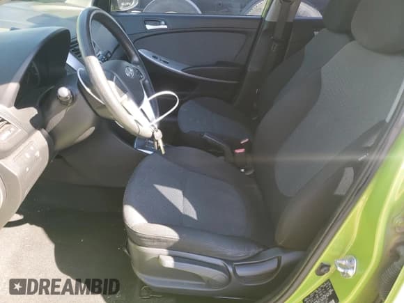 ✅ 2013 Hyundai Accent GS • VIN: KMHCT5AE0DU111332 • Lot: 82518305. Wystawiony na Copart z przebiegiem 139 306 mil. Bezpłatny archiwum sprzedaży aukcyjnych z USA i szczegółowy raport historii pojazdu na DreamBid. Zdjęcie 7.