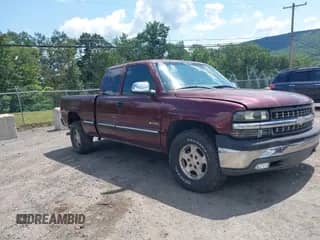 2002 Chevrolet Silverado 1500 LS with VIN 2GCEK19T521384738, listed as a IAAI auction lot 42766527 with 332,588 mi miles and . Bid and sale history available at DreamBid. Image 1.