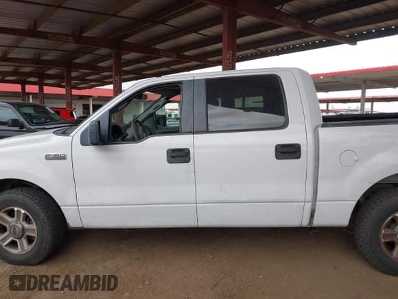 ✅ 2008 Ford F-150 XLT • VIN: 1FTPW12548FA13676 • Lot: 41802616. Wystawiony na IAAI z przebiegiem 122 493 mil. Bezpłatny archiwum sprzedaży aukcyjnych z USA i szczegółowy raport historii pojazdu na DreamBid. Zdjęcie 14.