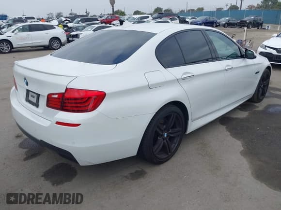 ✅ 2016 BMW 5 Series 528i • VIN: WBA5A5C56GG351291 • Lot: 43631242. Listed on IAAI with 62,032 mi. Free auction sales archive from the USA and detailed vehicle history report at DreamBid. Image 4.