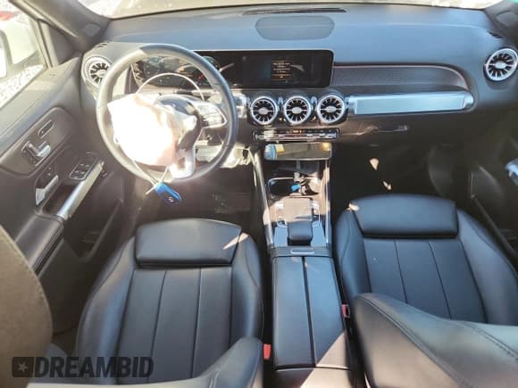 ✅ 2020 Mercedes-Benz GLB 250 • VIN: W1N4M4HB1LW031271 • Lot: 87289365. Listed on Copart with 91,563 mi. Free auction sales archive from the USA and detailed vehicle history report at DreamBid. Image 8.