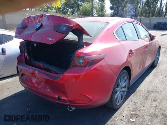 ✅ 2023 Mazda 3 S Select • VIN: 3MZBPABM0PM381234 • Лот: 42379062. Опубликован ранее на IAAI с пробегом 19 091 миль. Бесплатный доступ к архиву аукционных продаж из США и подробный отчёт об истории автомобиля на DreamBid. Изображение 4.