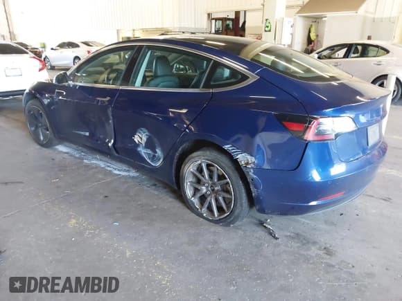 ✅ 2020 Tesla Model 3 Standard Range Plus • VIN: 5YJ3E1EA9LF706721 • Lot: 43574673. Wystawiony na IAAI z przebiegiem 58 095 mil. Bezpłatny archiwum sprzedaży aukcyjnych z USA i szczegółowy raport historii pojazdu na DreamBid. Zdjęcie 3.