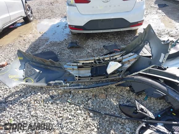 2019 Hyundai Elantra SE z VIN 5NPD74LF3KH415341, wystawiony jako IAAI lot #43413818 z przebiegiem 106 025 mil mil oraz . Historia ofert i sprzedaży dostępna na DreamBid. Obrazek 19.