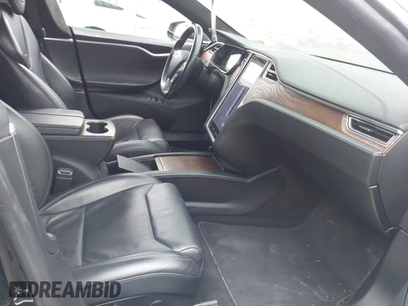 ✅ 2017 Tesla Model S 60 • VIN: 5YJSA1E1XHF205254 • Lot: 41619765. Listed on IAAI with 116,389 mi. Free auction sales archive from the USA and detailed vehicle history report at DreamBid. Image 5.