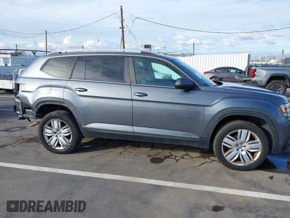 ✅ 2019 Volkswagen Atlas SEL • VIN: 1V2ER2CA8KC528042 • Lot: 43773350. Wystawiony na IAAI z przebiegiem 69 258 mil. Bezpłatny archiwum sprzedaży aukcyjnych z USA i szczegółowy raport historii pojazdu na DreamBid. Zdjęcie 14.