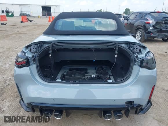 ✅ 2022 BMW M4 Competition xDrive • VIN: WBS33BA06NCL04821 • Lot: 42939567. Listed on IAAI with 19,651 mi. Free auction sales archive from the USA and detailed vehicle history report at DreamBid. Image 16.