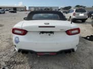 ✅ 2017 FIAT 124 Spider Lusso • VIN: JC1NFAEK4H0125824 • Lot: 69392535. Wystawiony na Copart z przebiegiem 65 432 mil. Bezpłatny archiwum sprzedaży aukcyjnych z USA i szczegółowy raport historii pojazdu na DreamBid. Zdjęcie 6.