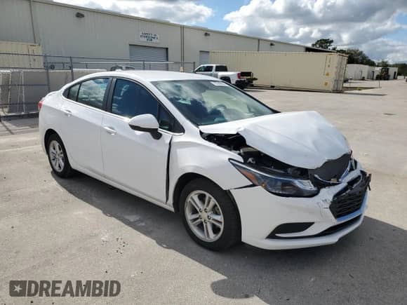 2018 Chevrolet Cruze LT z VIN 1G1BE5SM0J7246944, wystawiony jako Copart lot #70740502 z przebiegiem 73 133 mil mil oraz . Historia ofert i sprzedaży dostępna na DreamBid. Obrazek 4.