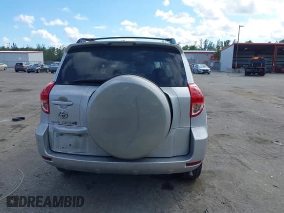 ✅ 2008 Toyota RAV4 Sport • VIN: JTMZK32VX86015173 • Lot: 41561817. Listed on IAAI with 157,614 mi. Free auction sales archive from the USA and detailed vehicle history report at DreamBid. Image 17.