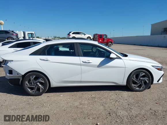 2025 Hyundai Elantra SEL Convenience с VIN KMHLS4DG7SU878148, выставлен на аукционе IAAI как лот 43587657 с пробегом 27 173 миль миль и . История ставок и продаж доступна на DreamBid. Изображение 14.