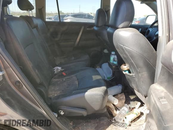 ✅ 2013 Toyota Highlander Plus • VIN: 5TDBK3EH1DS186900 • Lot: 91892565. Listed on Copart with 141,812 mi. Free auction sales archive from the USA and detailed vehicle history report at DreamBid. Image 10.