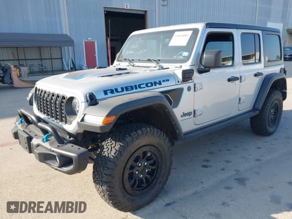 ✅ 2023 Jeep Wrangler Rubicon • VIN: 1C4JJXR63PW696801 • Lot: 43040800. Listed on IAAI with 2,699 mi. Free auction sales archive from the USA and detailed vehicle history report at DreamBid. Image 17.