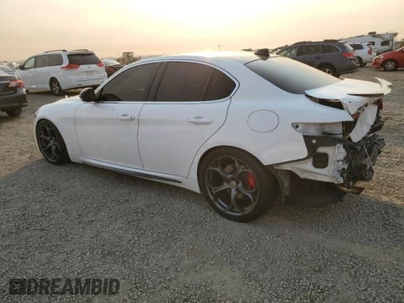 ✅ 2021 Alfa Romeo Giulia Ti Sport • VIN: ZARFAMBN7M7640412 • Lot: 42607345. Listed on Copart with 46,415 mi. Free auction sales archive from the USA and detailed vehicle history report at DreamBid. Image 2.