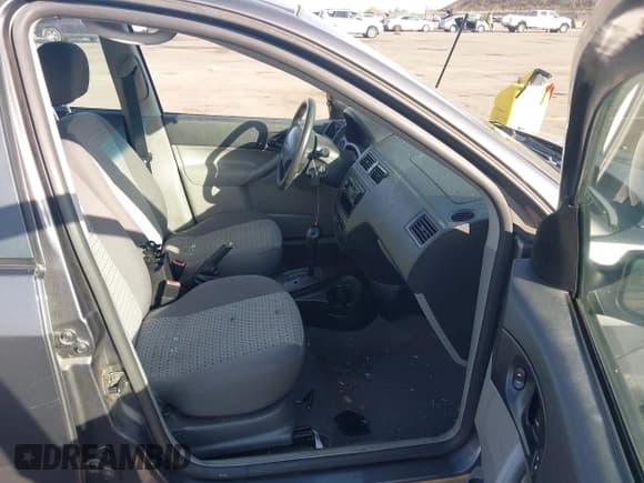 ✅ 2007 Ford Focus S • VIN: 1FAFP34N67W149829 • Lot: 43649356. Wystawiony na IAAI z przebiegiem 114 375 mil. Bezpłatny archiwum sprzedaży aukcyjnych z USA i szczegółowy raport historii pojazdu na DreamBid. Zdjęcie 5.