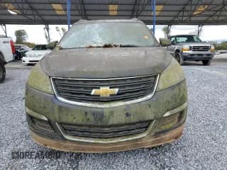 ✅ 2015 Chevrolet Traverse LS • VIN: 1GNKRFKD6FJ197476 • Lot: 90977255. Wystawiony na Copart z przebiegiem 171 403 mil. Bezpłatny archiwum sprzedaży aukcyjnych z USA i szczegółowy raport historii pojazdu na DreamBid. Zdjęcie 5.