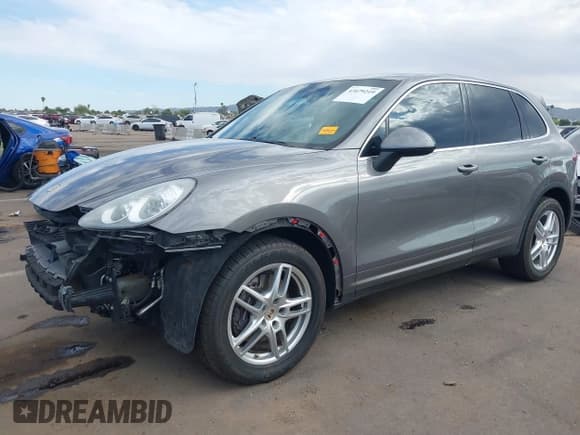 ✅ 2013 Porsche Cayenne • VIN: WP1AA2A25DLA03699 • Lot: 43479219. Wystawiony na IAAI z przebiegiem 120 866 mil. Bezpłatny archiwum sprzedaży aukcyjnych z USA i szczegółowy raport historii pojazdu na DreamBid. Zdjęcie 2.