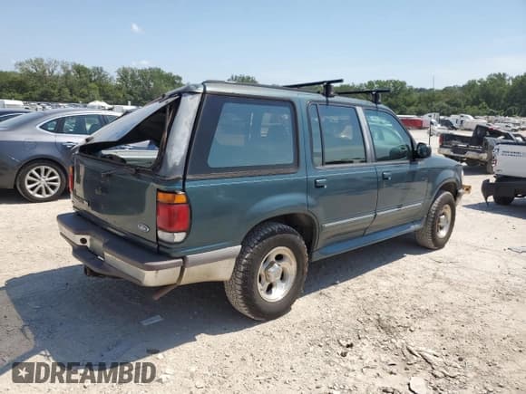 ✅ 1995 Ford Explorer Eddie Bauer • VIN: 1FMDU34X8SZB90171 • Lot: 69075005. Listed on Copart with 160,854 mi. Free auction sales archive from the USA and detailed vehicle history report at DreamBid. Image 3.